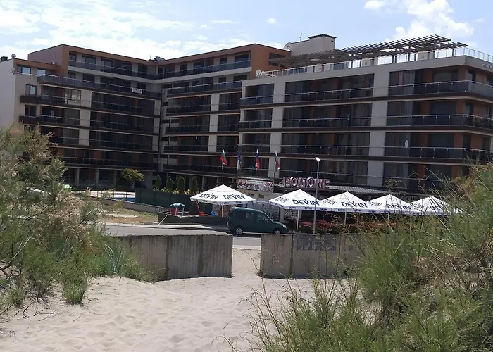 плажен комплекс Πομόριε